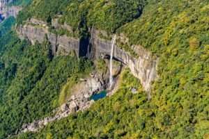 cherrapunji  mansoon travel